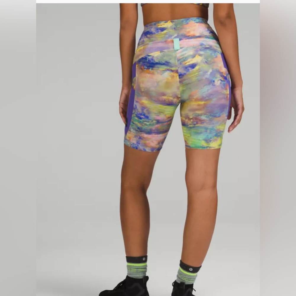 Lululemon Cargo Super-High-Rise Cargo SHR Hiking Short 8" sz 2 NWT - Picture 3 of 6